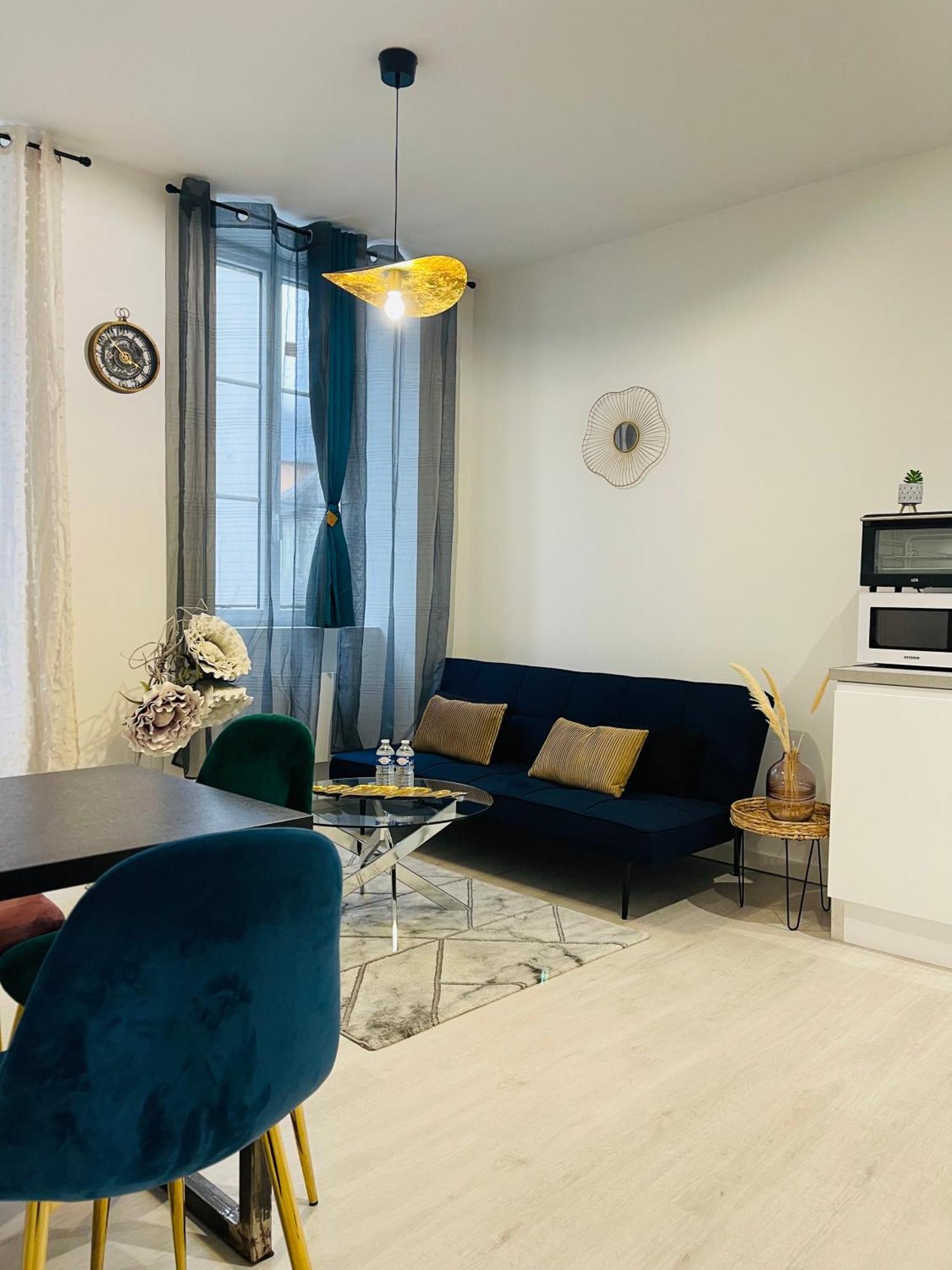 Le Caubous Plein Centre Appartement Calme Avec Chambre Et Cuisine Equipee Bagnères-de-Bigorre Exterior foto